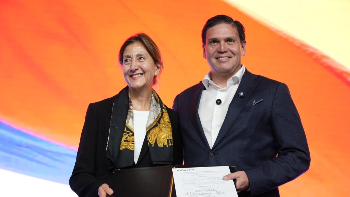 Juan Carlos Pinzón, Ingrid Betancourt'un partisi Oxígeno'nun desteğiyle resmen adaylığını duyurdu: 'Bugün ülke, amacı yıkım olan insanlar tarafından yönetiliyor'