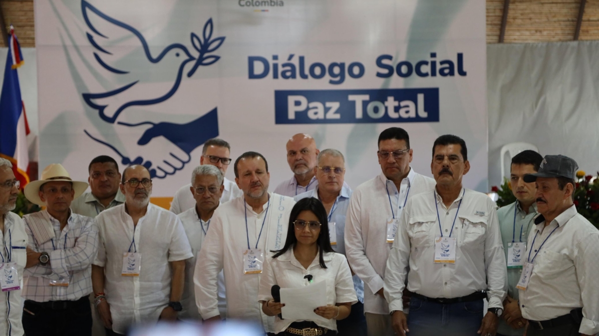 Gobierno y exparas designados como gestores de paz instalaron comité técnico para el supuesto cierre del proceso de Ralito