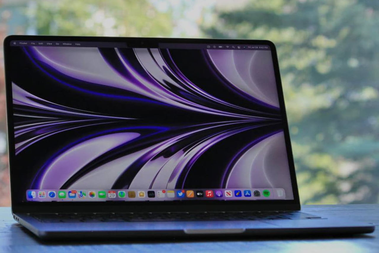 Черная пятница от Apple: MacBook Air M2 с 16 ГБ оперативной памяти продается по фантастической цене, но это предложение не продлится долго!