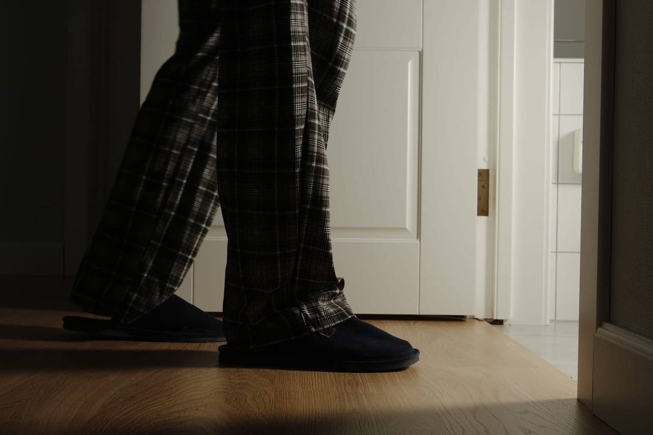 “Nunca subestimes”: la necesidad de orinar por la noche es anormal cuando te despiertas tanto, debes consultar rápidamente