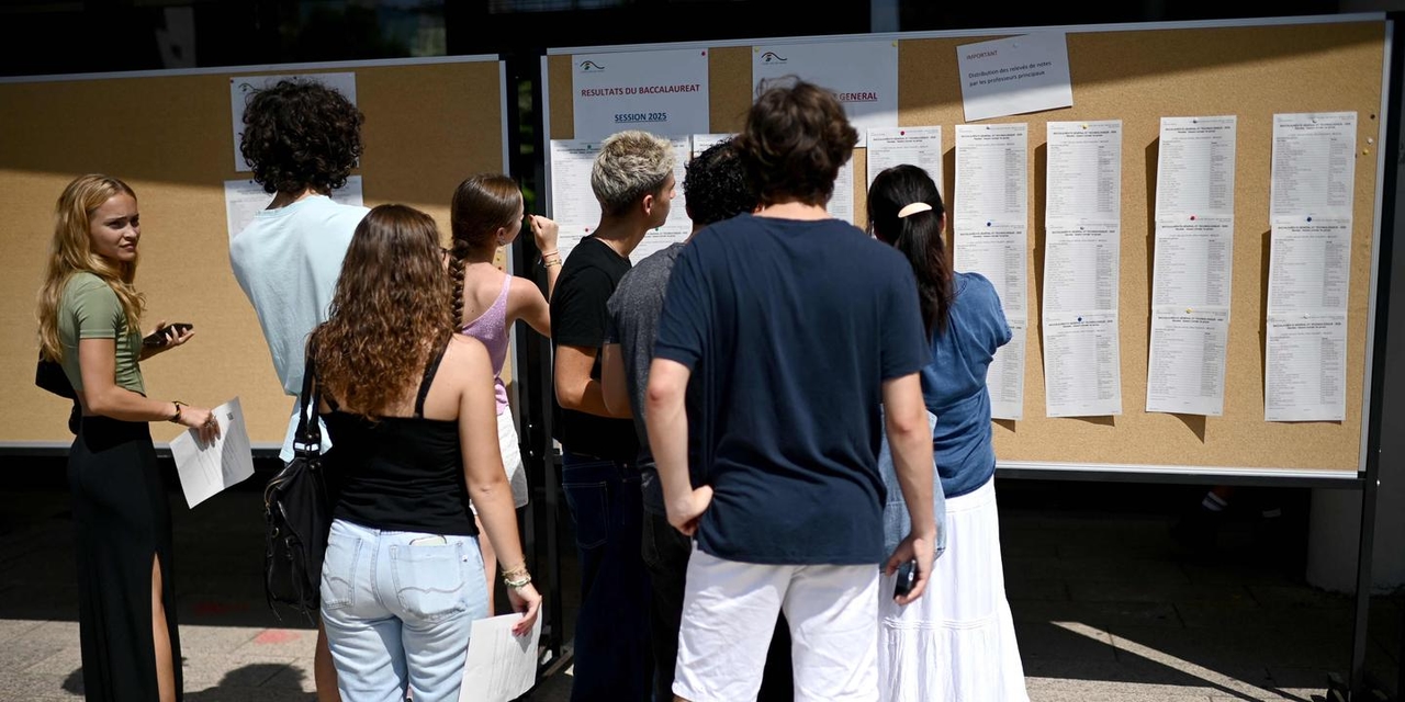Referans çağrısı: Öğrenci misiniz veya öğrenci velisi misiniz ve kendi eğitiminiz veya çocuğunuzun eğitim masrafları için kredi çekmek zorunda kaldınız mı? Bize anlatın.