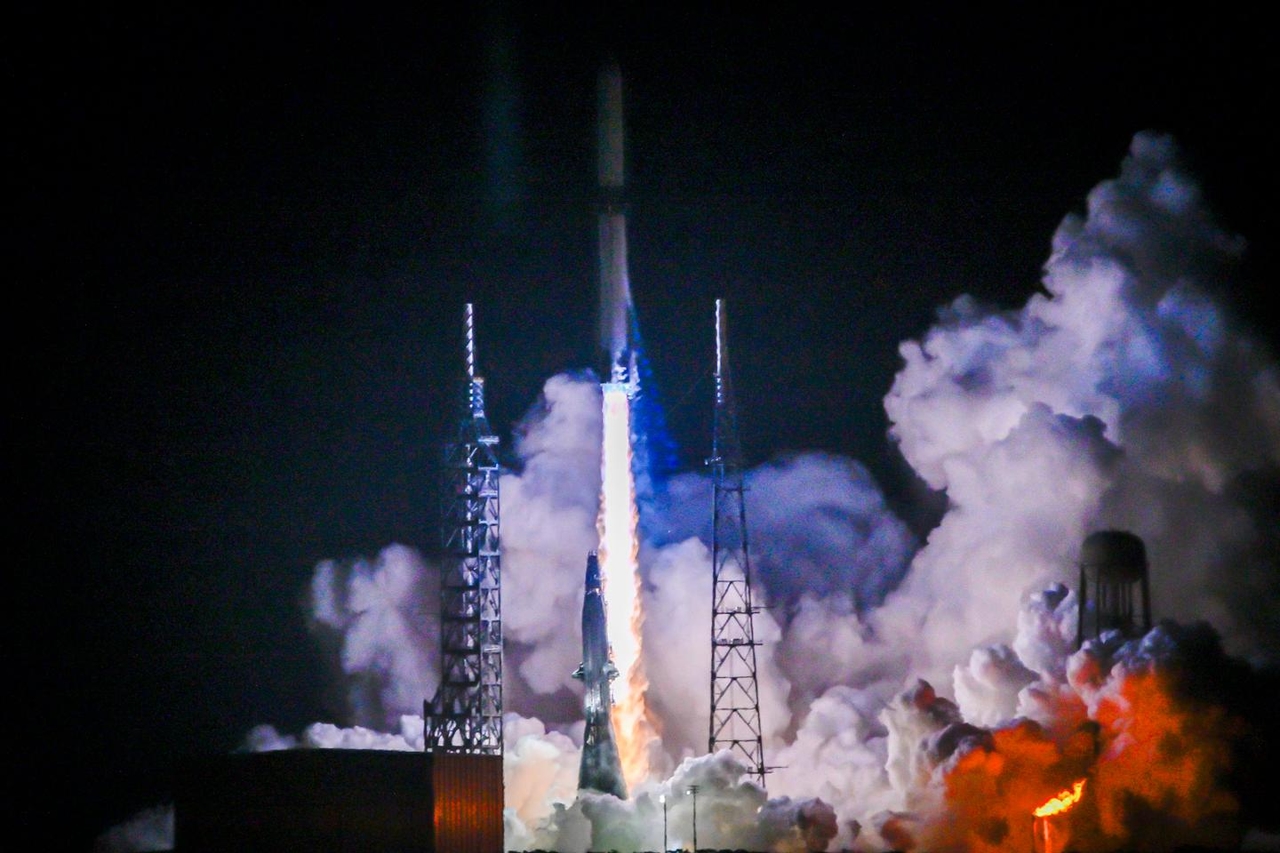 La NASA si rammarica del ritardo di SpaceX nella riconquista della Luna e valuta un piano B con Jeff Bezos