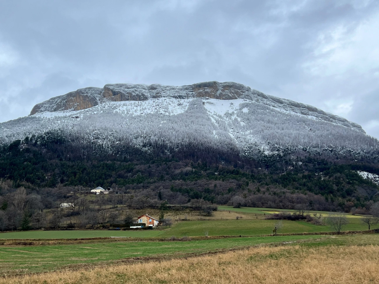 Kış olmazsa kayak da olmaz. Avrupa'daki tatil beldesi telesiyejleri söküyor