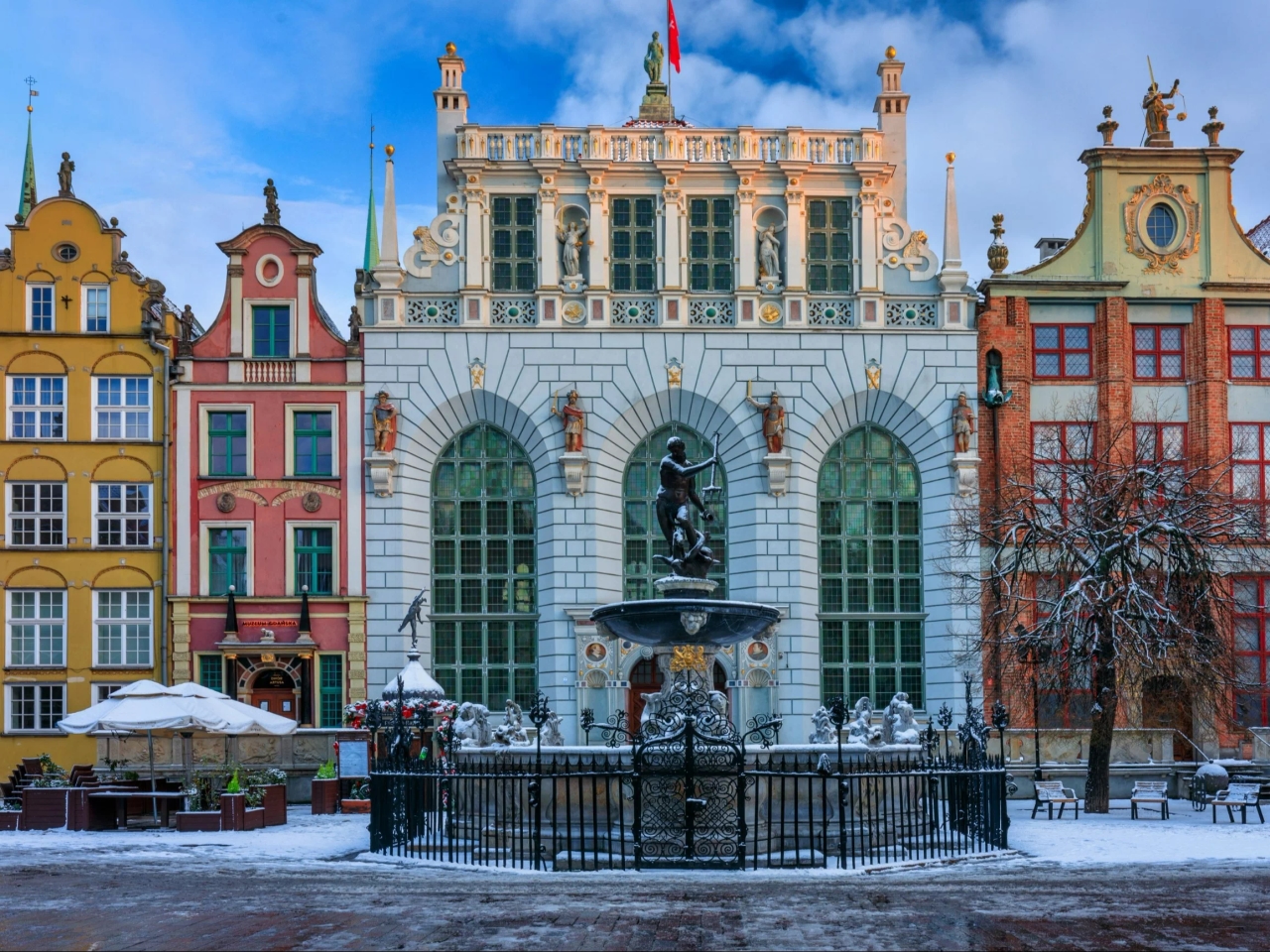 I polacchi hanno scelto la città per un lungo weekend. Le camere d'albergo stanno finendo.