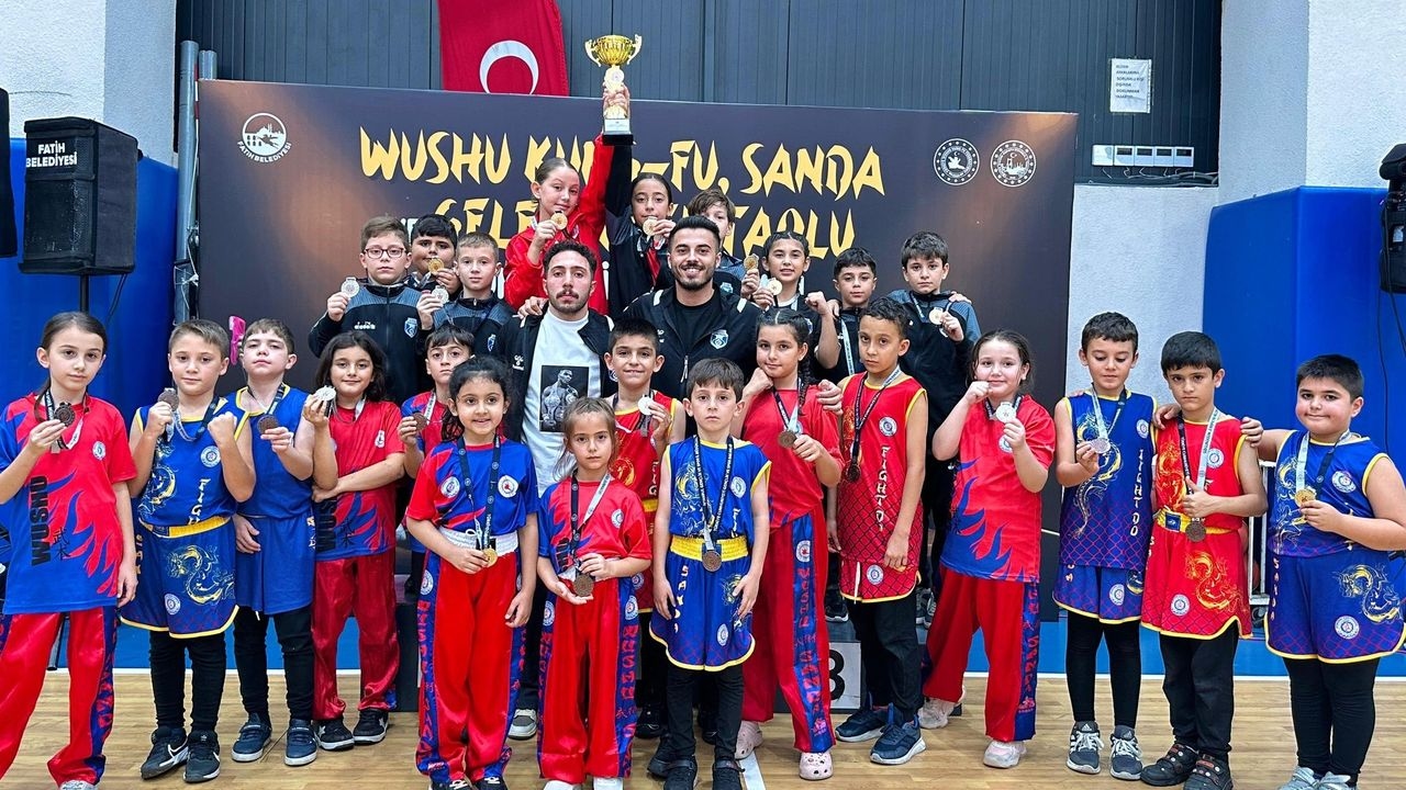 The Juniors became Istanbul champions for three consecutive years
