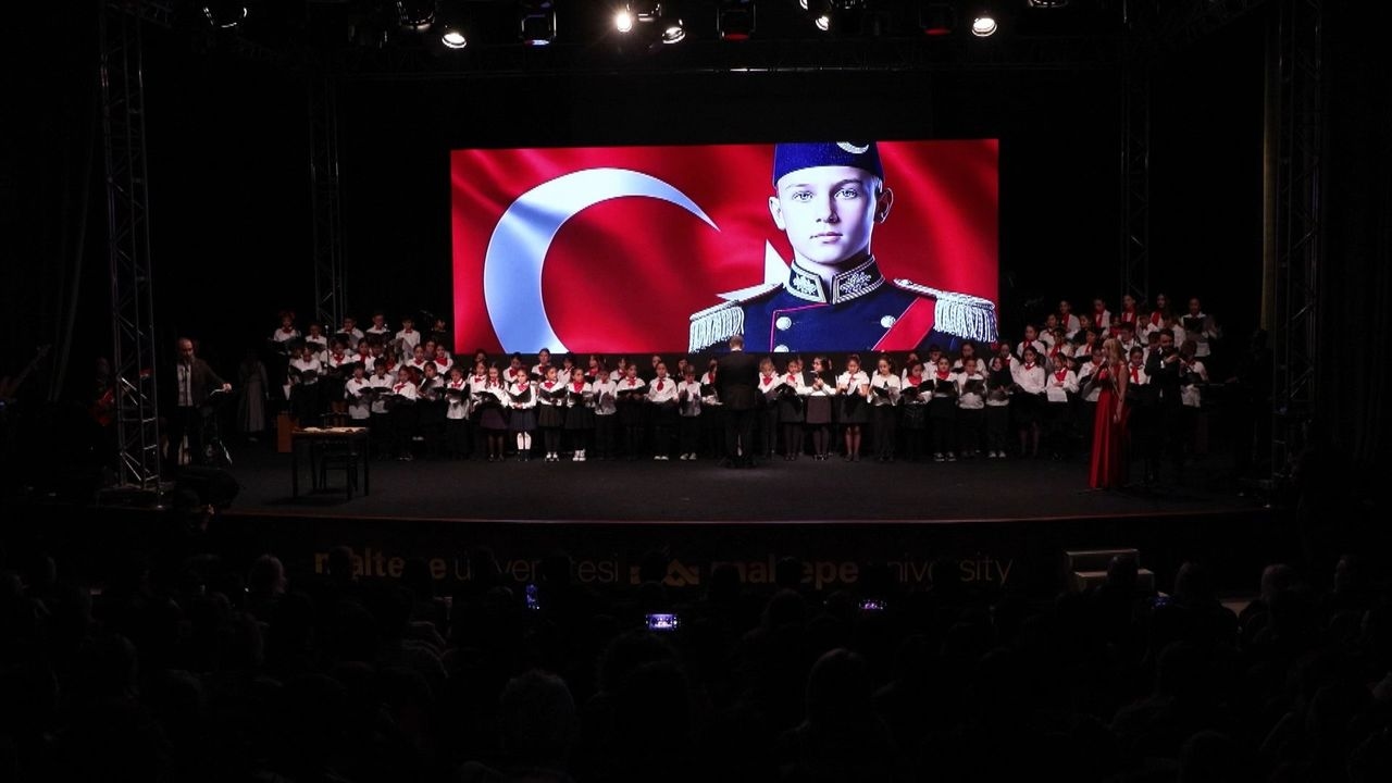 Los estudiantes convirtieron la vida de Atatürk en un musical utilizando inteligencia artificial.