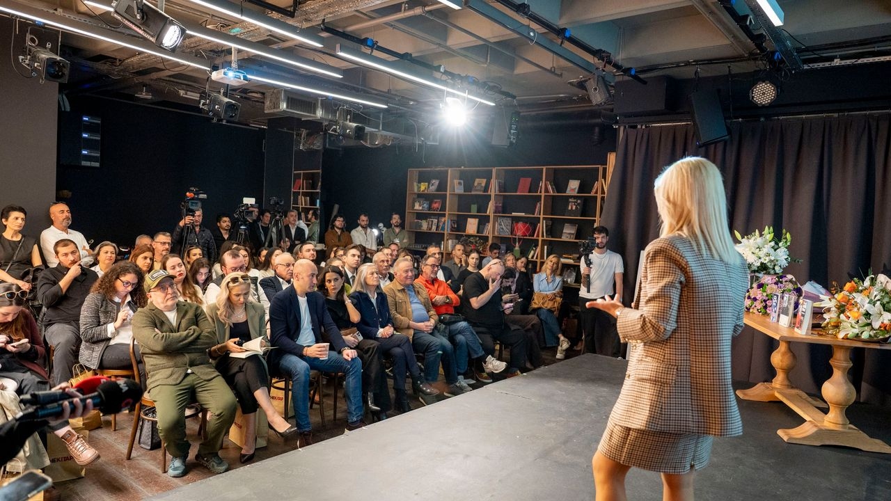 Children understand the digital world, adults are wrong