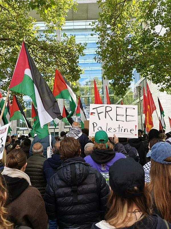 De Israëlische ambassadeur in Duitsland, Ron Prosor, waarschuwt met klem voor links antisemitisme in Duitsland.