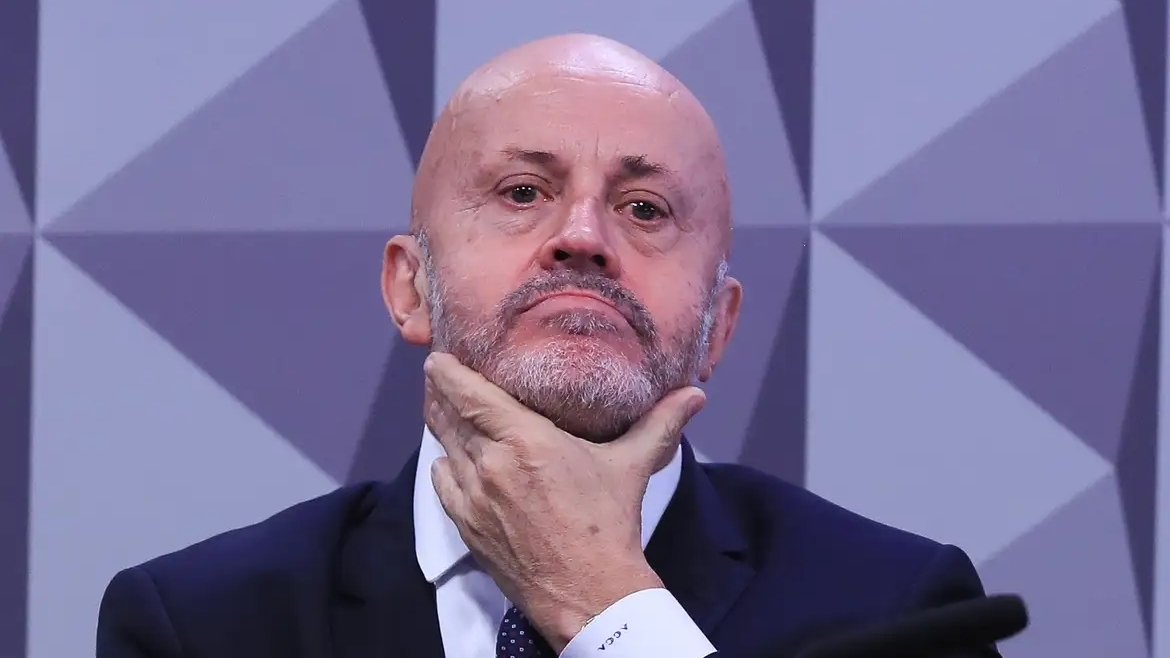 Mendonça cobra explicações sobre suposta oferta de delação feita ao “careca do INSS”
