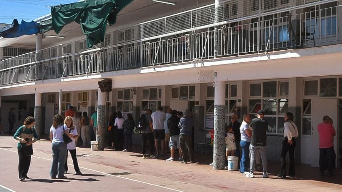 2025 Elections: Around 3 p.m., the voter registration in Mendoza was approaching 50%.