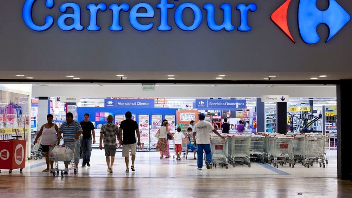 Empresa abandona corrida para comprar o Carrefour: os três grupos que continuam na disputa