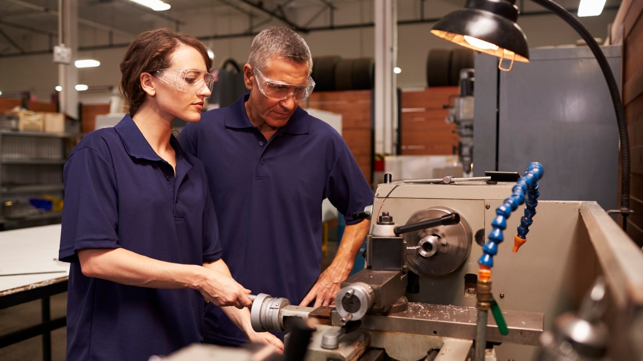 Los fabricantes apuestan por la producción local para superar las tensiones en la cadena de suministro.