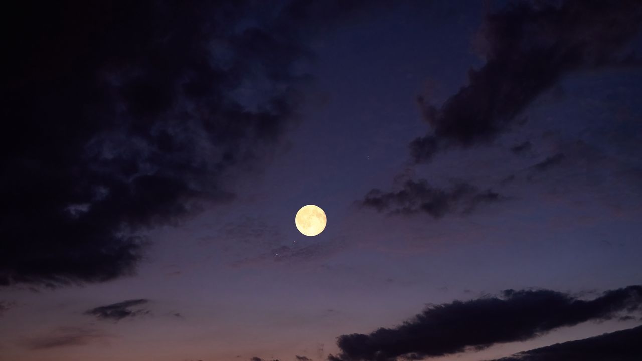 Warum Sie zum Vollmond am 30. Juni 2026 keine vorschnellen Entscheidungen treffen sollten