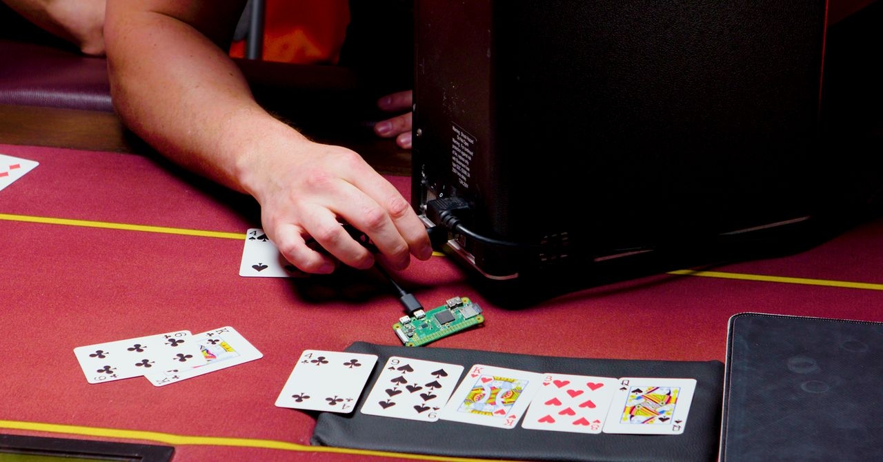 Como embaralhadores de cartas hackeados supostamente possibilitaram um golpe de pôquer promovido pela máfia que abalou a NBA