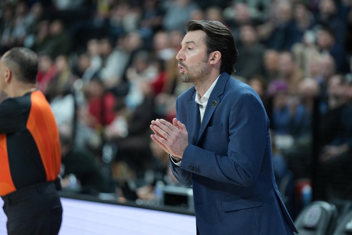 Francesco Tabellini regrette le visage montré par Paris face à l'Efes Istanbul : « On n'était pas nous-mêmes »