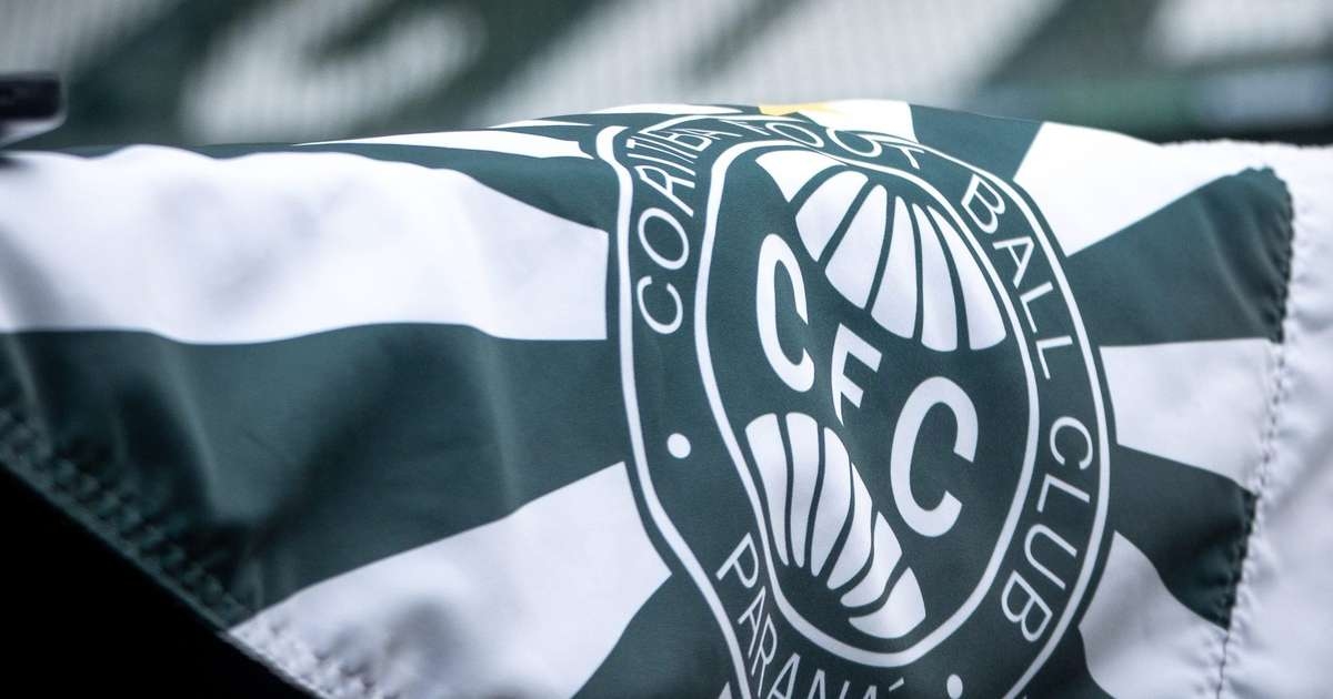 Coritiba anuncia renovação de contrato com jogador para a Série A