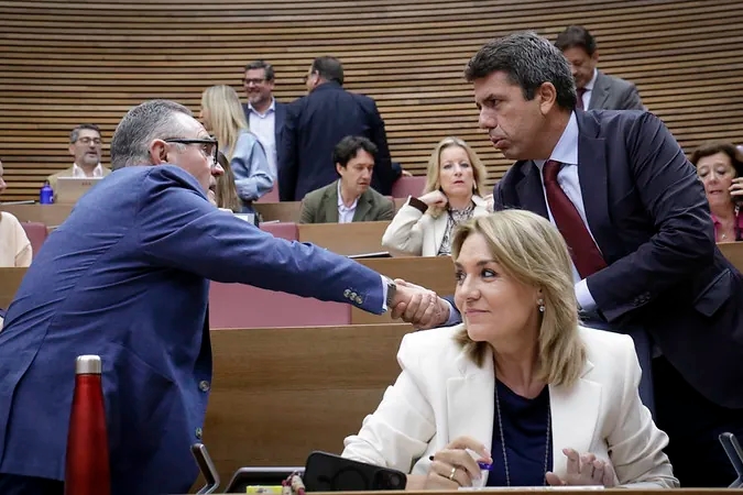 Gan Pampols bids farewell to Mazón, handing over the "political direction" of the disasters to the president of the Generalitat.