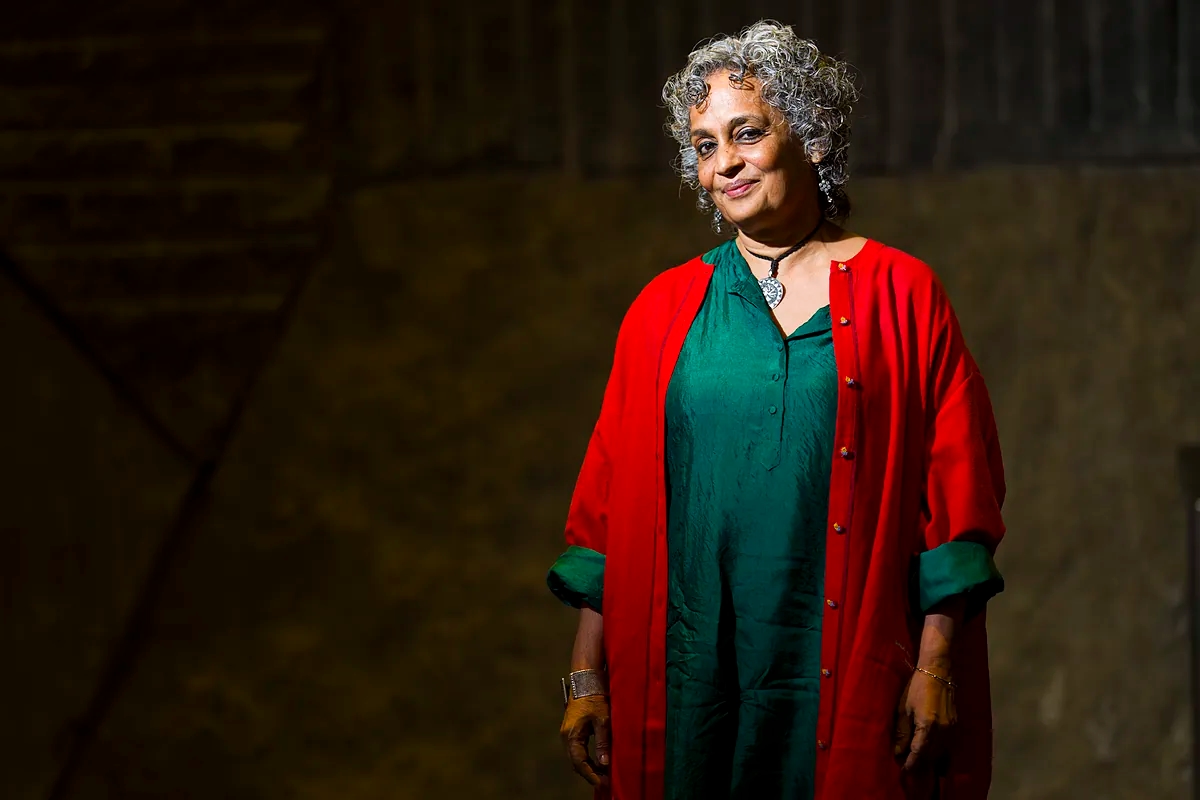 Arundhati Roy: „Frauen werden zu leichtfertig als wütend abgestempelt.“