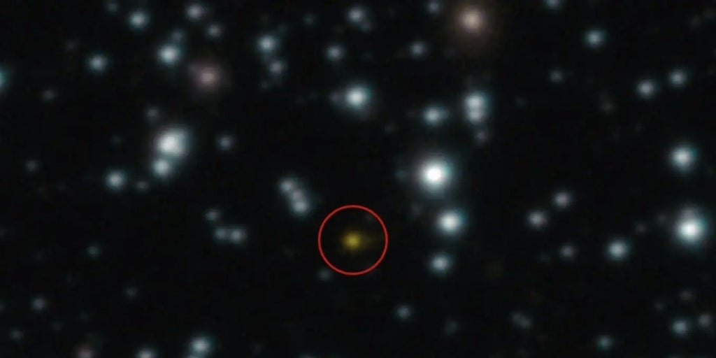 La increíble y triste historia de la estrella que se tragó un agujero negro