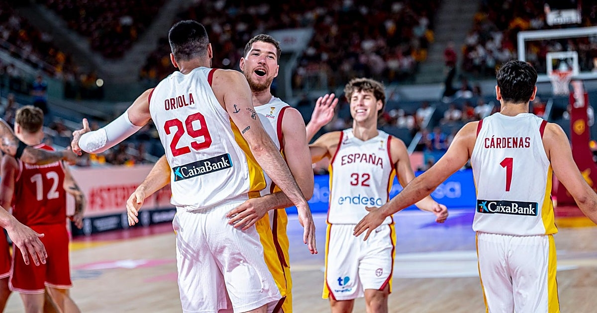España arrasa ante Dinamarca y llega al Mundial 2027 como primera de grupo