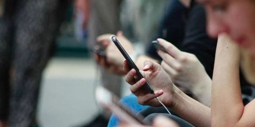 Amende de 2 000 € pour la création de contenu sexuel impliquant des mineurs manipulé par IA (protection des données)