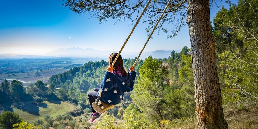 Ten places in Spain with spectacular benches and swings that you must visit