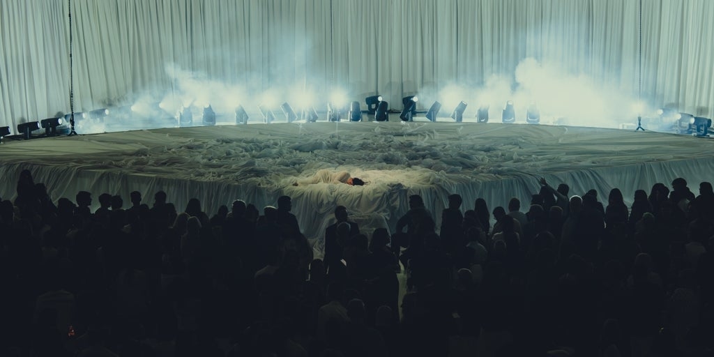 Rosalía et la promotion de « Lux » : comment conquérir le monde en 5 erreurs