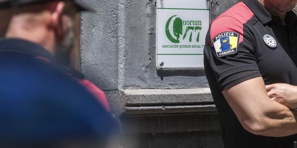 A ONG canária sob investigação comprou carros de luxo para "transportar menores".