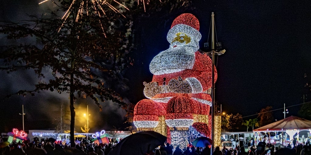 Águeda sorprende con el Papá Noel más grande y el más pequeño del mundo