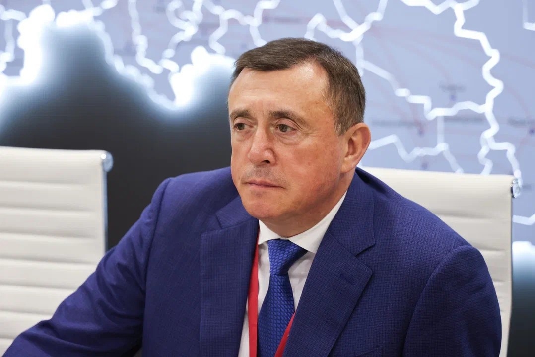 Sahalin ve Kuril Adaları sakinleri, Valery Limarenko'ya doğrudan telefonla sorularını sormaya davetlidir.