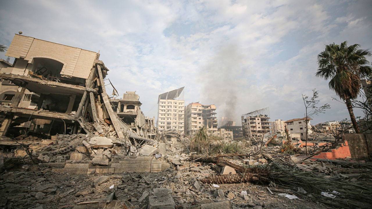 Verklaring van 250 schrijvers en literaire figuren over Gaza: "Stop deze vernietiging onmiddellijk"