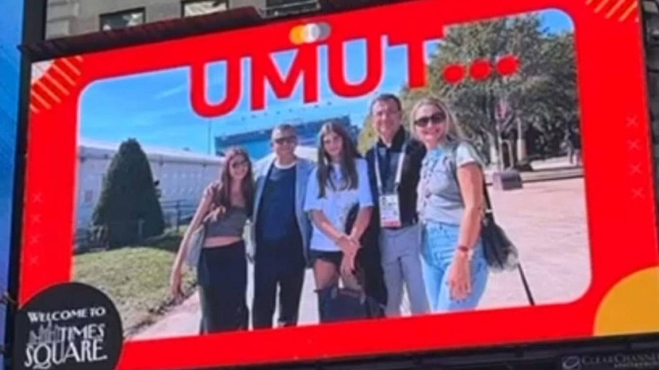 Podczas wizyty Erdoğana na Times Square wyświetlono zdjęcie Özel i İmamoğlu.