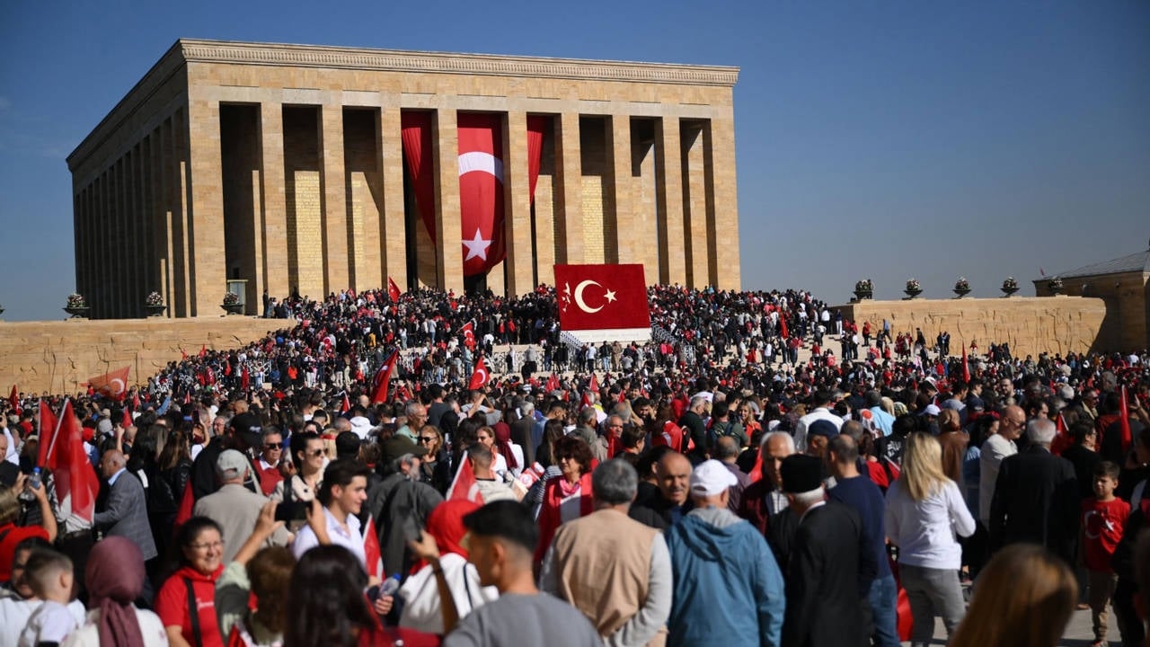 Diejenigen, die nach der Herrschaft streben, werden besiegt werden.