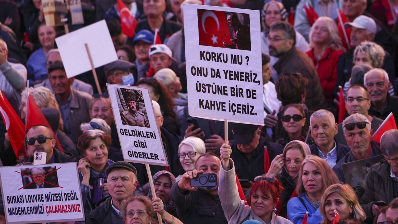 Der Plan des Präsidentenpalastes ist das eine, die Geschichte des Volkes das andere: Wird der Plan aufgehen?