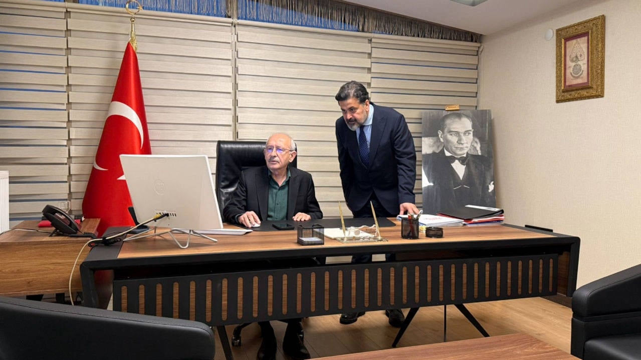 Адвокат Кылычдароглу объявил о своем новом офисе