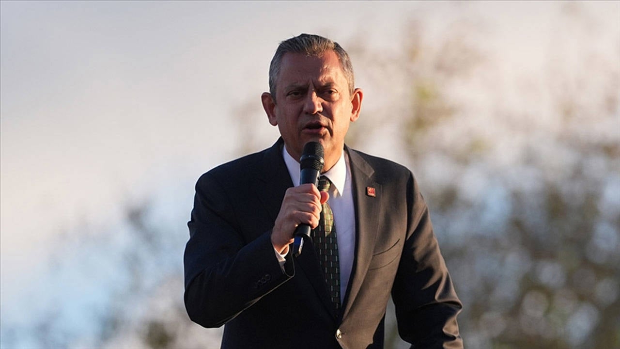 Семь из них принадлежат Озгюру Озелю: в парламент было подано 18 дел об иммунитете.