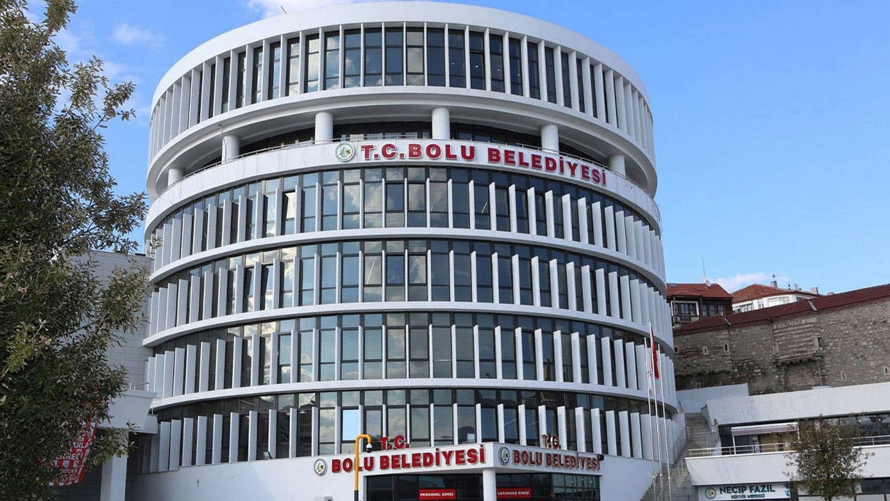 Bolu Belediyesi davasında yeni gelişme: 1 adli kontrol, 1 ev hapsi kararı