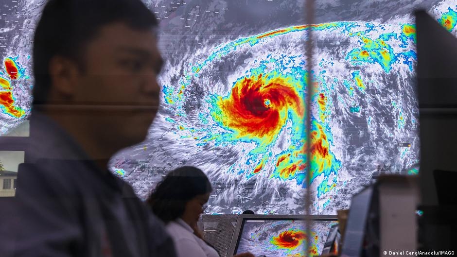 Supertajfun „Fung-Wong”: Masowa ewakuacja na Filipinach