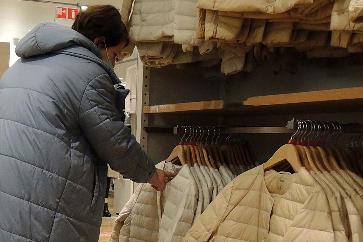 Un expert a expliqué que les vêtements d’hiver sont déjà devenus plus chers.
