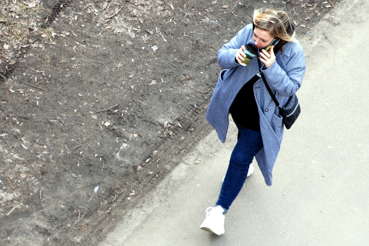 Telekom operatörleri sesli görüşmelere olan talebin artması nedeniyle görüşme dakikalarını artırdı.