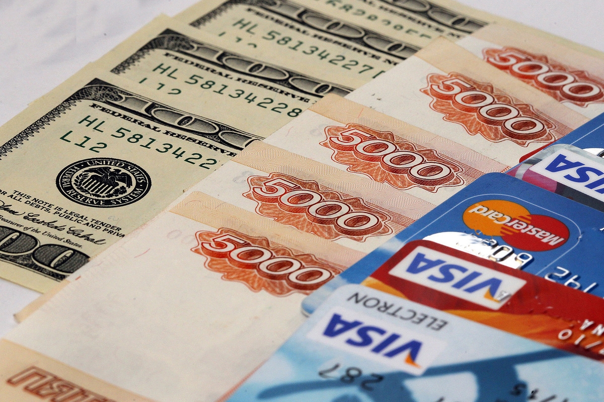 It's not about altruism: banks are increasingly approving loans to Russians without insurance.