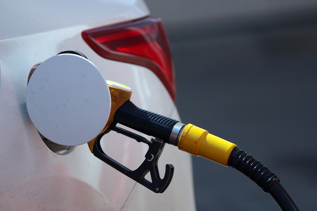 Experts have revealed what will happen to gasoline prices this winter.
