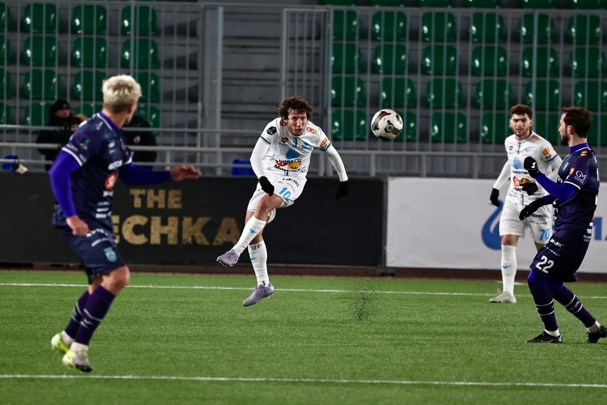 Entraîneur d'Oufa : Lors du match contre Tcheliabinsk, notre équipe a joué sur une jambe.
