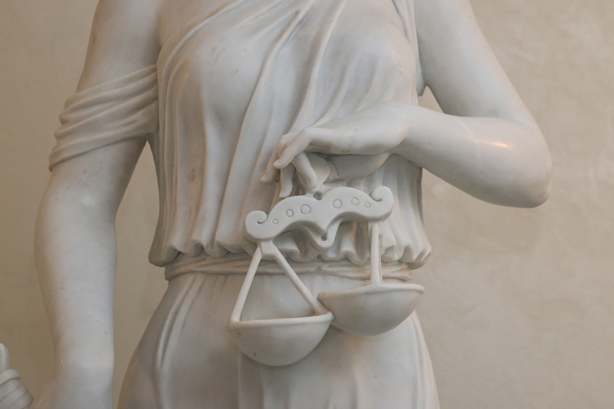 Уборщицу осудили за оскорбительный комментарий о погибших бойцах СВО