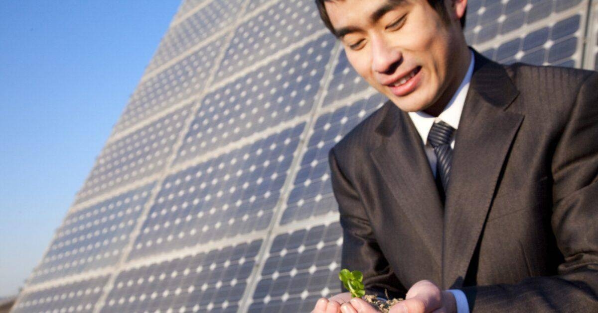 China leidt revolutie op het gebied van schone energie; model streeft ernaar wereldwijde markten en politiek te transformeren