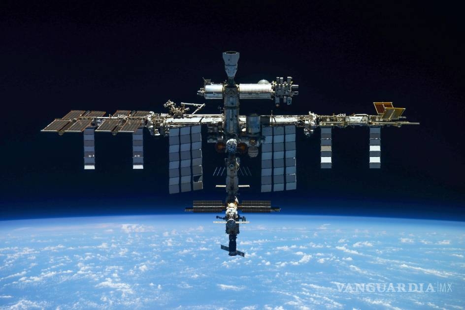 Por una fuga de aire, prepara la NASA a la tripulación de la EEI para una posible evacuación
