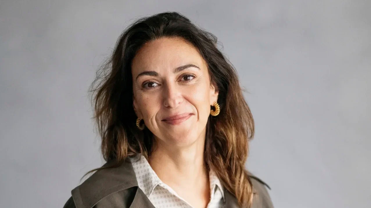 Мануэла Лобу Виейра дебютирует в литературе с «необычным романом».