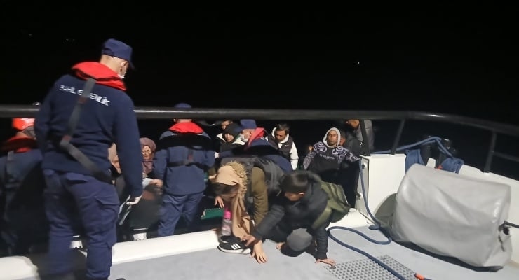 65 irregular migrants, including 25 children, were apprehended in Izmir