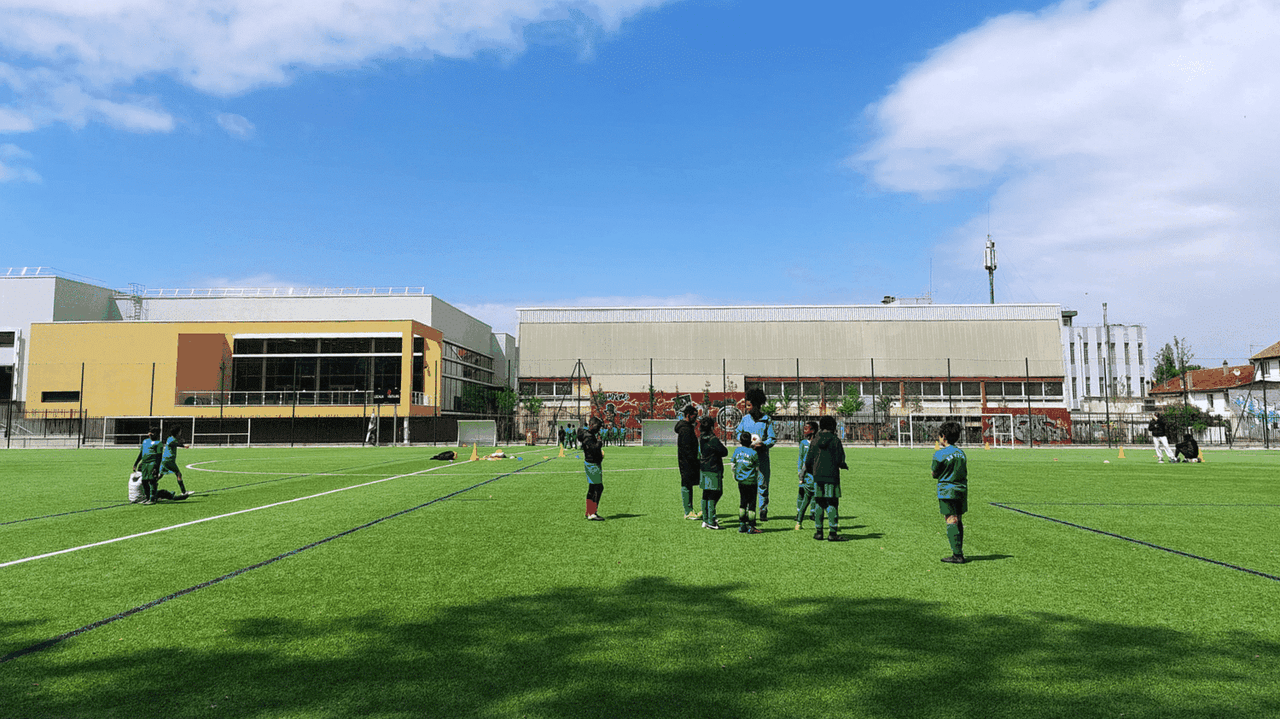 "Ici, c'est moins axé sur la compétition" : À Vitry-sur-Seine, un club de foot tente de désamorcer la violence dès l’enfance