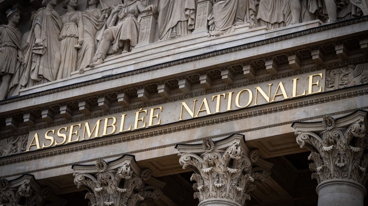 Члены парламента отклонили бюджет социального обеспечения на заседании комитета до того, как он был вынесен на пленарное заседание во вторник.